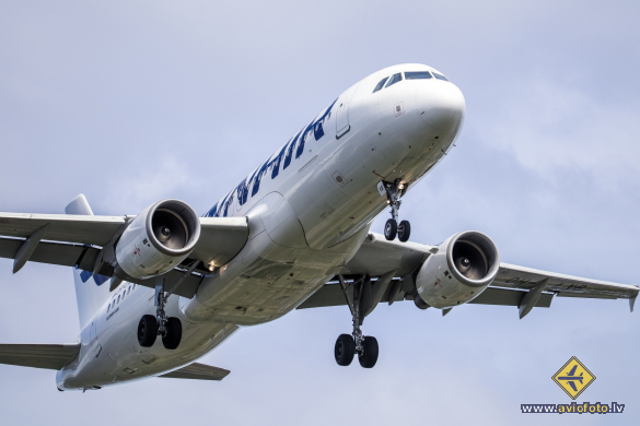 Airbus A320-214